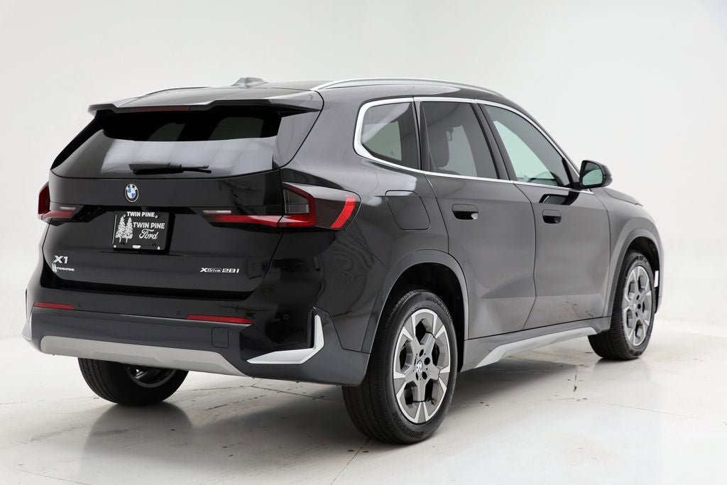 Used 2025 BMW X1 xDrive28i AWD/4WD image 8