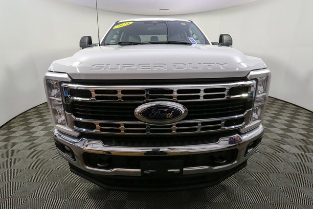 Used 2024 Ford F350 XLT image 4