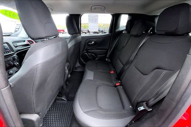 Used 2022 Jeep Renegade Latitude w/ Convenience Group AWD/4WD image 27