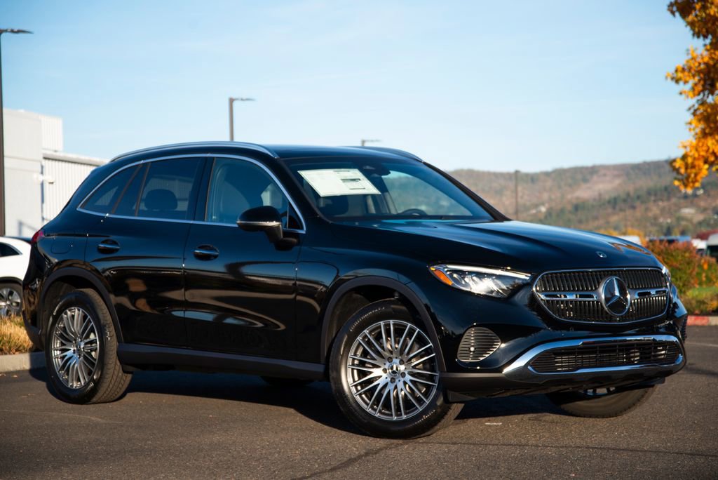 New 2026 Mercedes-Benz GLC 300 4MATIC video 3