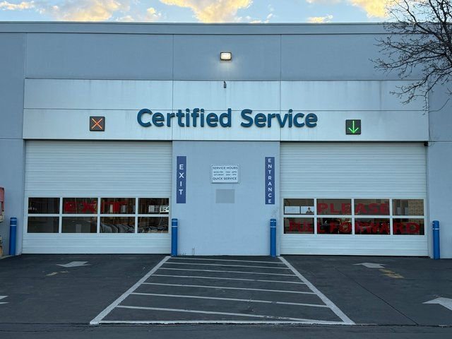 Used 2025 GMC Sierra EV Denali image 18