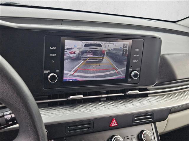 Used 2022 Kia Carnival LX image 14