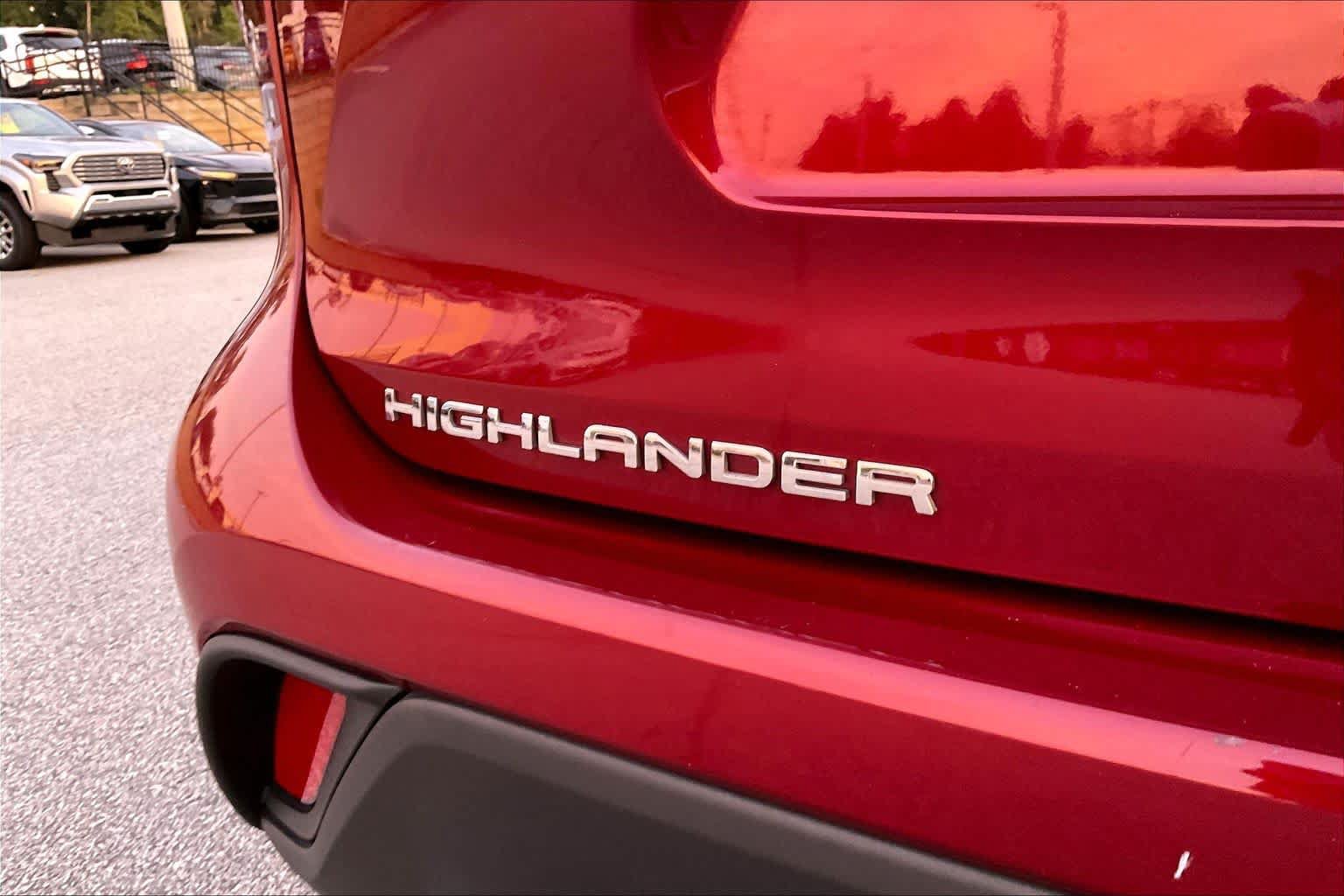 Used 2022 Toyota Highlander XLE FWD image 31