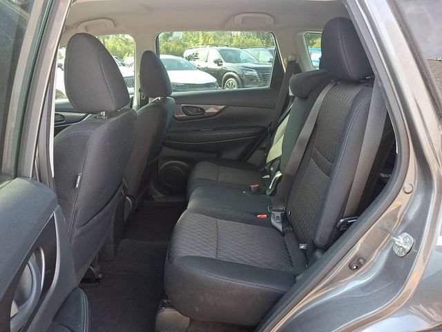 Used 2020 Nissan Rogue S FWD image 11
