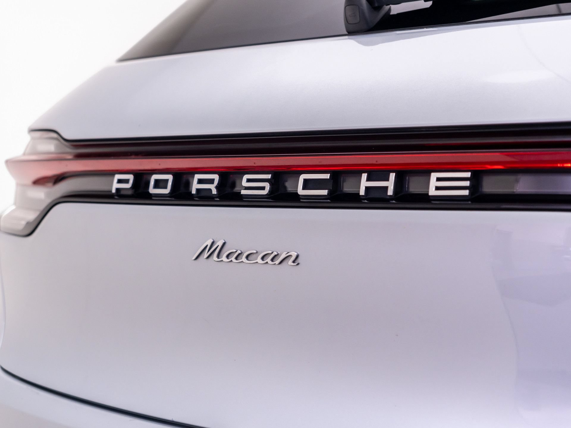 Used 2020 Porsche Macan AWD/4WD image 41