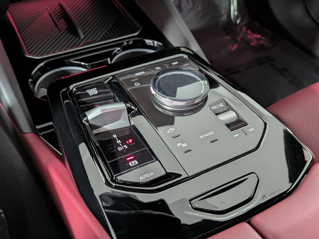 Used 2025 BMW 530i xDrive image 37