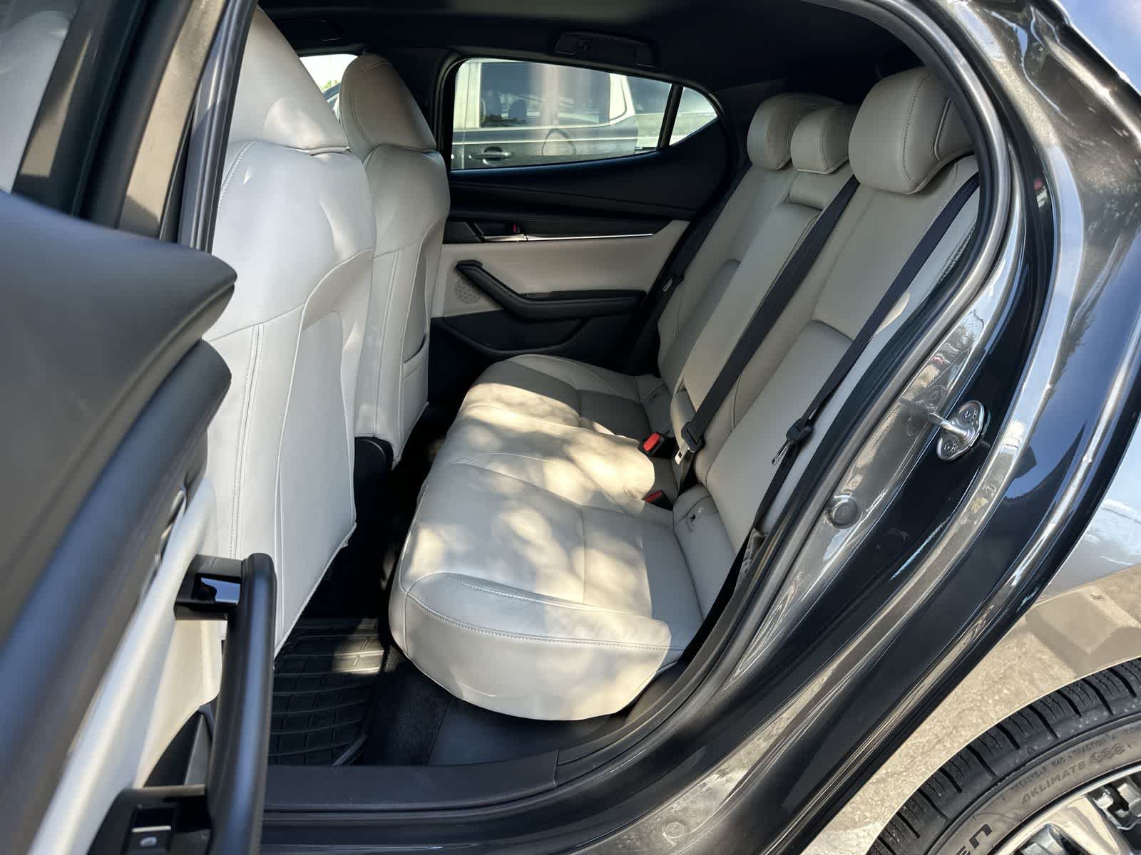 Used 2022 MAZDA MAZDA3 s FWD image 4