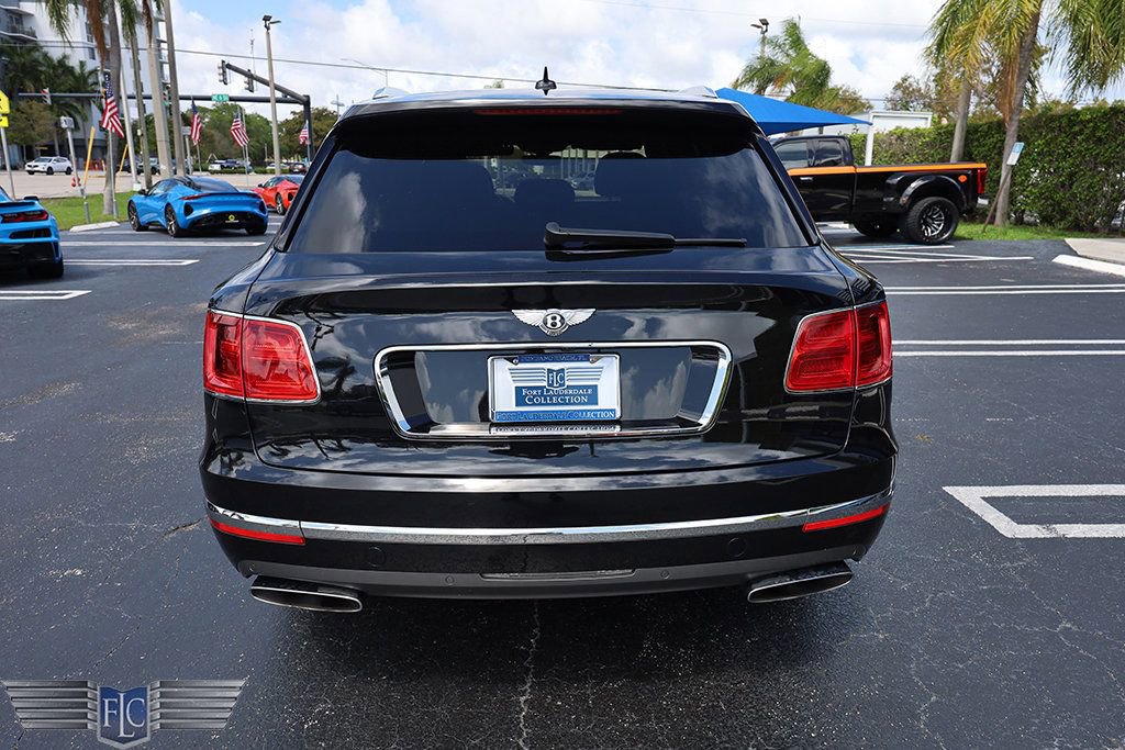 Used 2017 Bentley Bentayga image 8