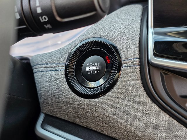 Used 2024 Jeep Compass Latitude image 38