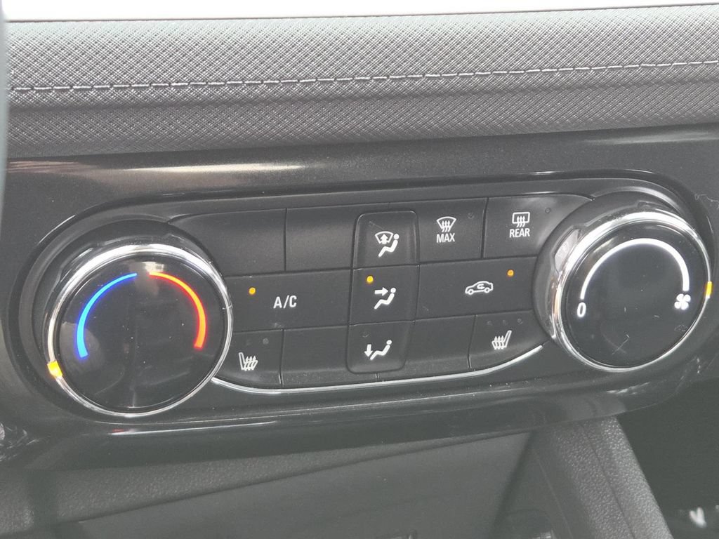 Used 2024 Chevrolet TrailBlazer LT w/ LT Cold Weather Package FWD image 27