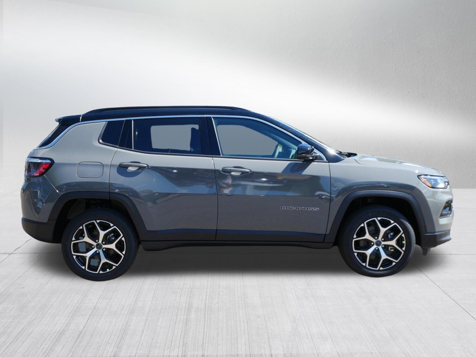 New 2026 Jeep Compass Limited w/ Sun, Sound & Navigation Group AWD/4WD image 8