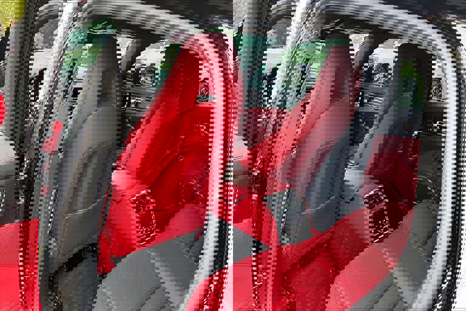 Used 2023 Porsche Panamera 4 Platinum Edition image 22