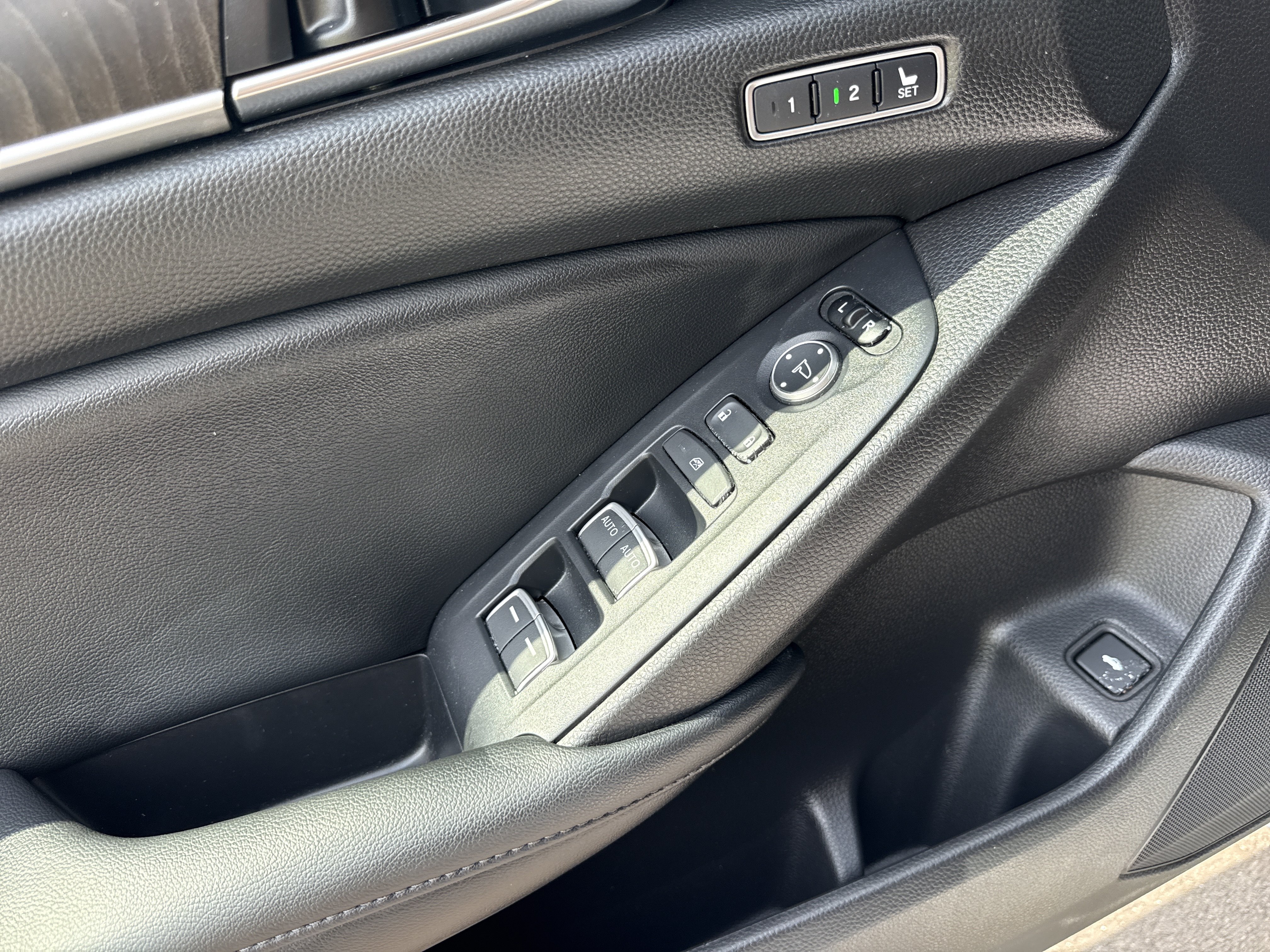 Used 2022 Honda Accord EX-L image 15
