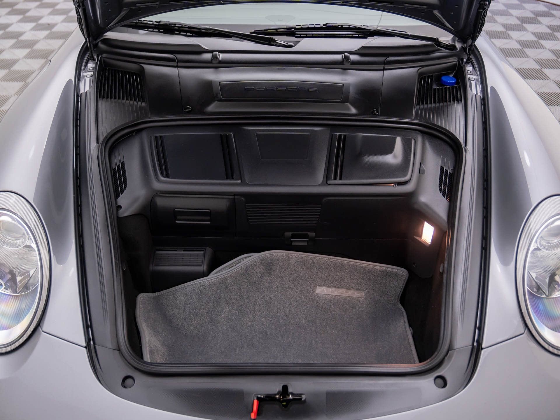 Used 2006 Porsche 911 Carrera 4 image 32