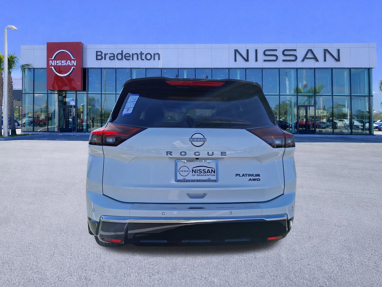 New 2026 Nissan Rogue Platinum image 5