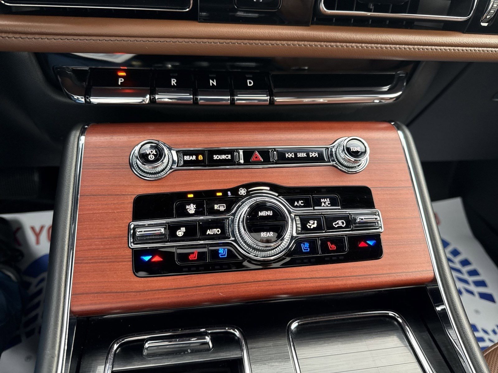 Used 2024 Lincoln Aviator Reserve w/ Equipment Group 201A image 17