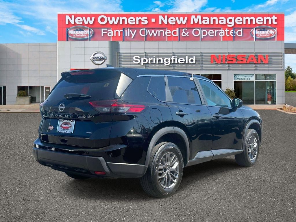 Used 2025 Nissan Rogue S AWD/4WD image 5