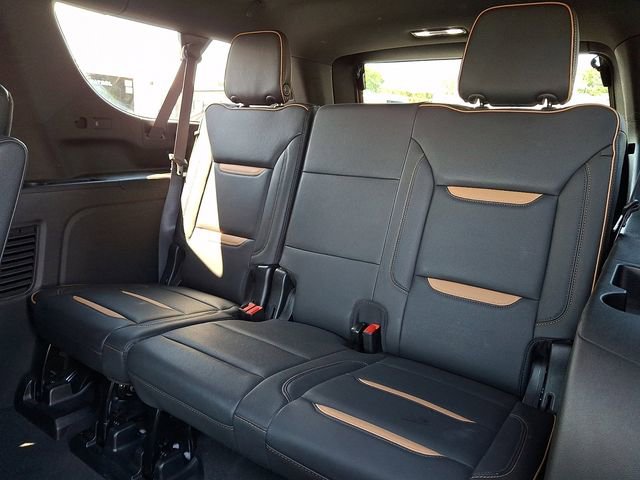 Used 2024 GMC Yukon XL AT4 w/ Technology Package AWD/4WD image 15
