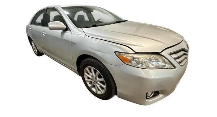 Used 2011 Toyota Camry XLE w/ XLE Extra-Value Pkg #1 FWD image 8