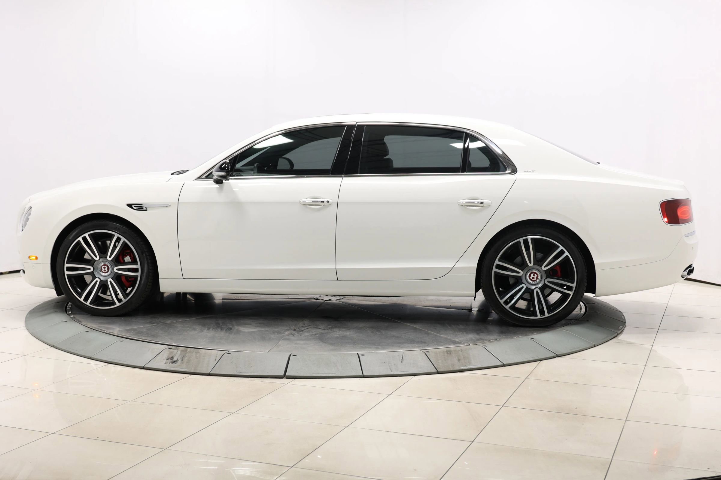 Used 2017 Bentley Flying Spur S V8 AWD/4WD image 9