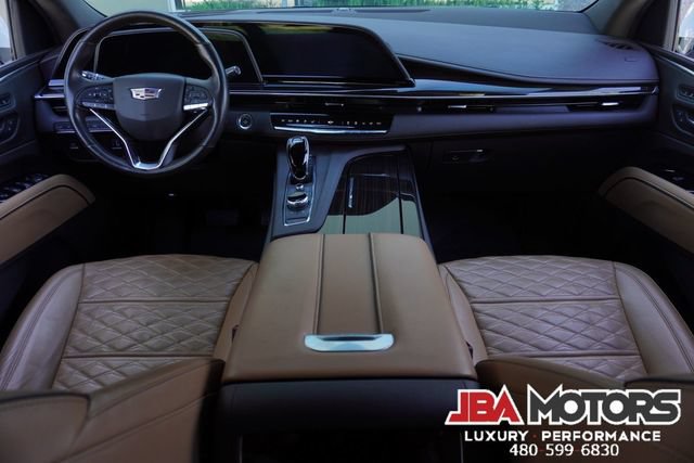 Used 2021 Cadillac Escalade ESV Premium Luxury AWD/4WD image 12