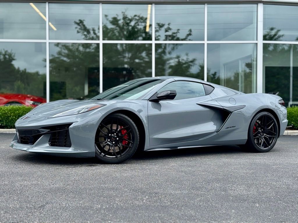 Used 2025 Chevrolet Corvette Z06 w/ Battery Protection Package image 2
