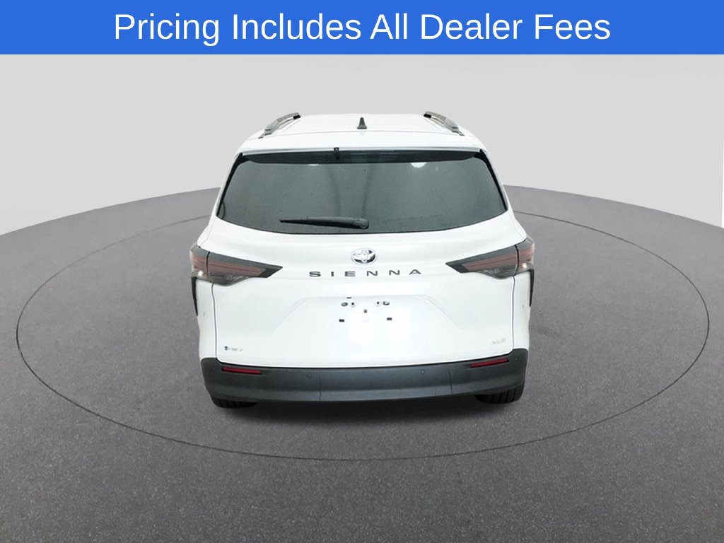New 2026 Toyota Sienna XLE FWD image 7