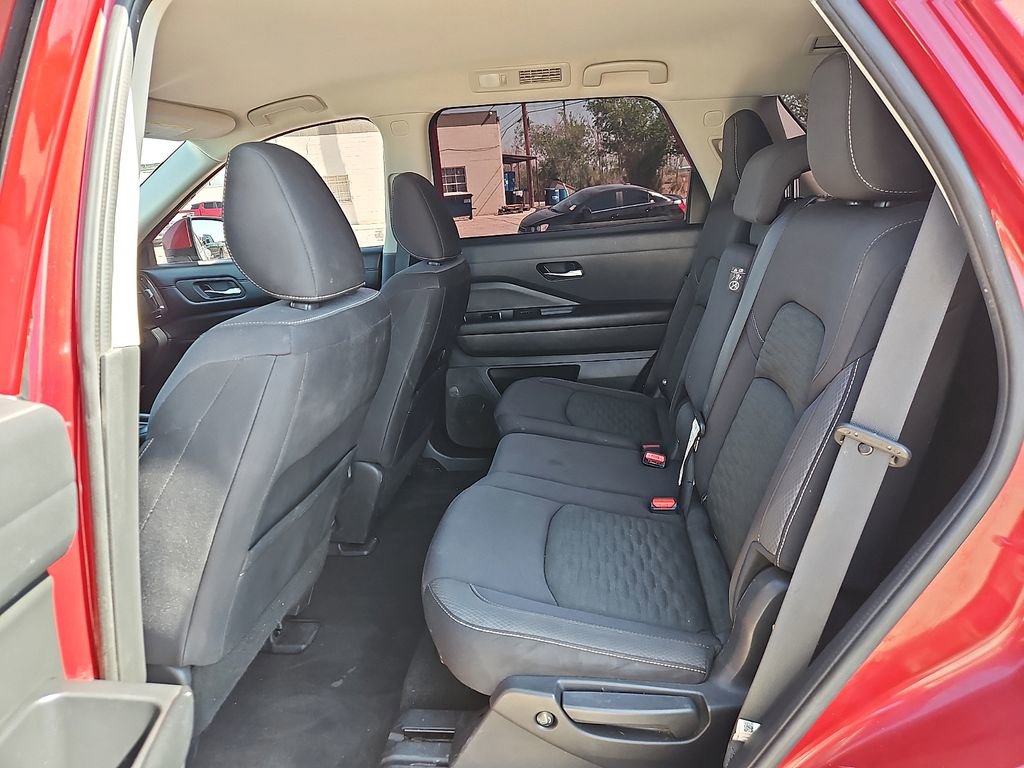 Used 2022 Nissan Pathfinder SV FWD image 11