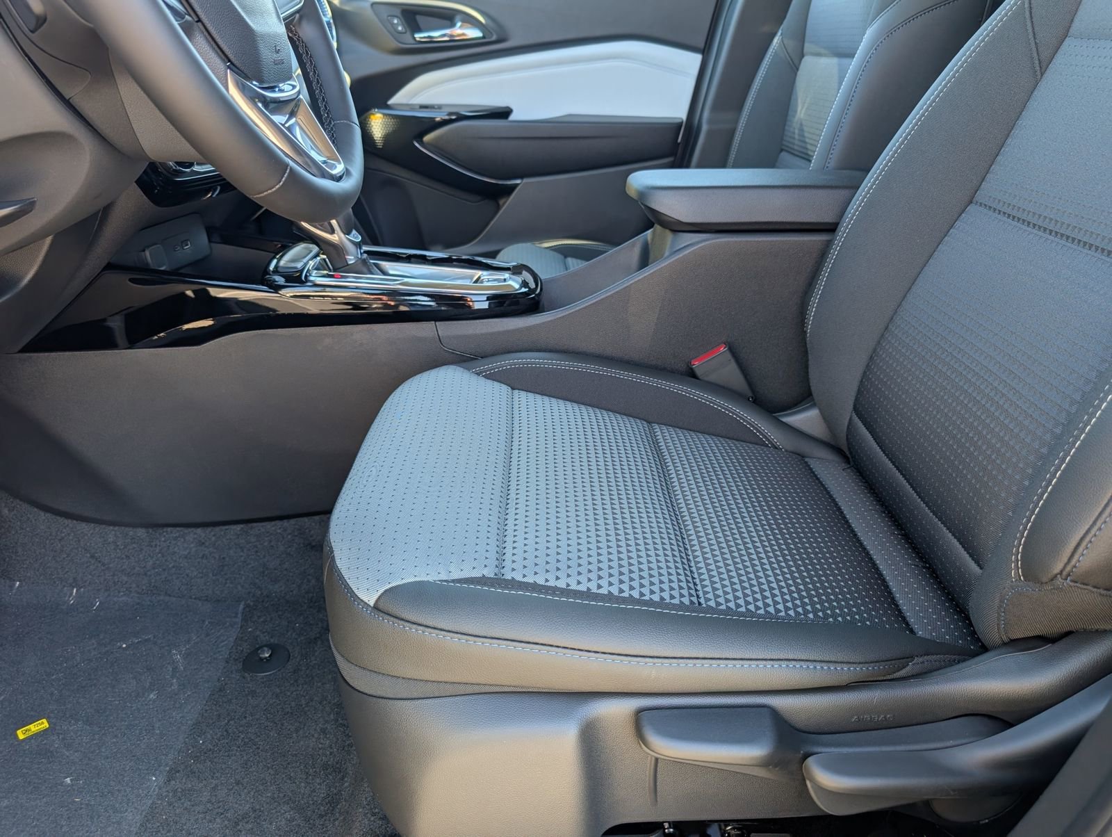 New 2026 Chevrolet Trax LT w/ Driver Confidence Package FWD image 7