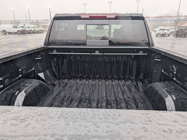 New 2026 GMC Sierra 1500 SLE w/ Preferred Package image 9