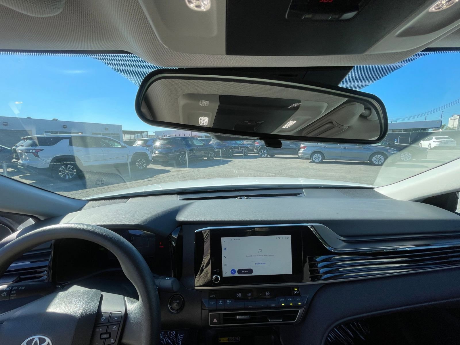 Used 2025 Toyota Camry LE image 33