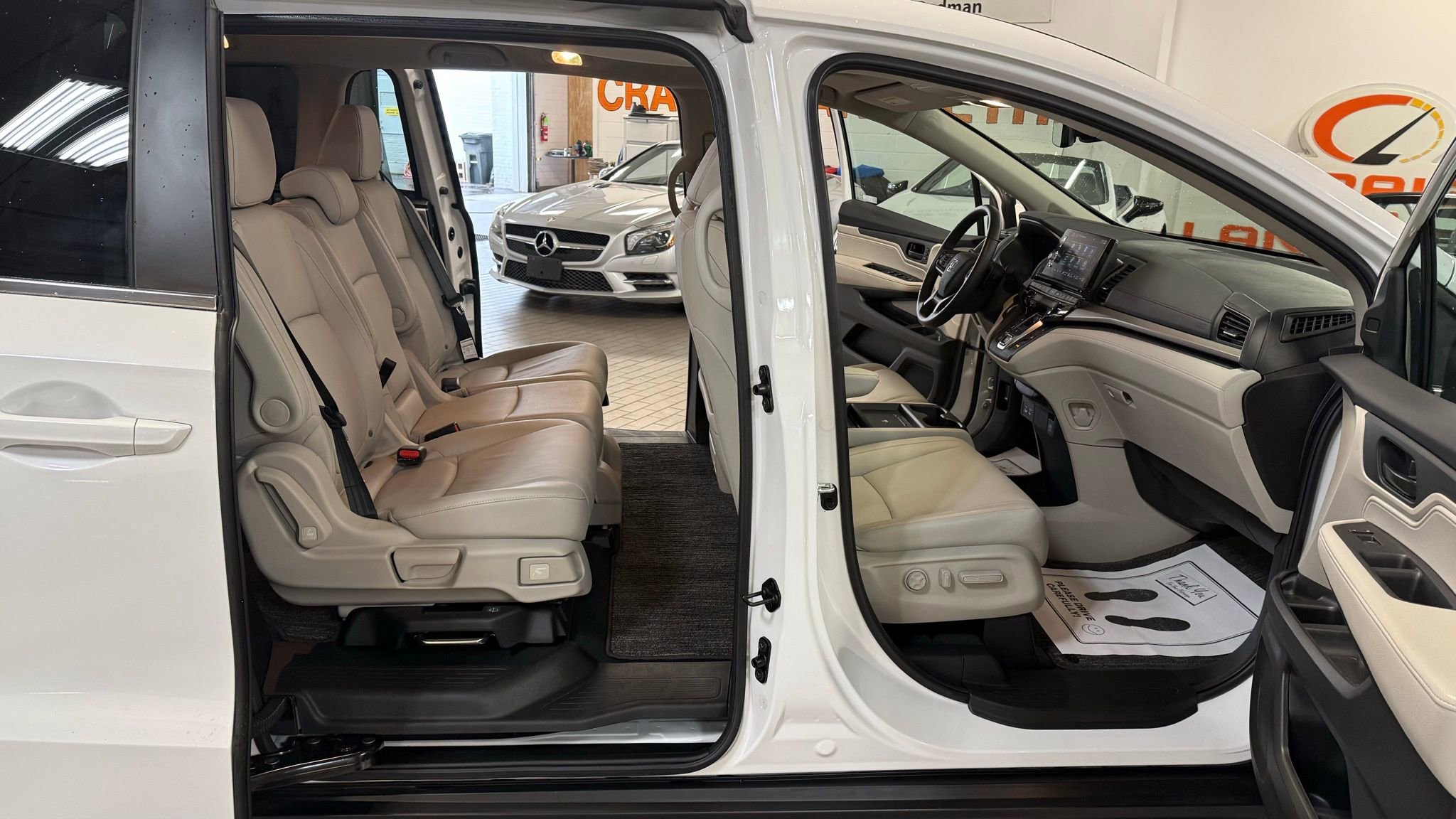 Used 2025 Honda Odyssey EX-L image 18