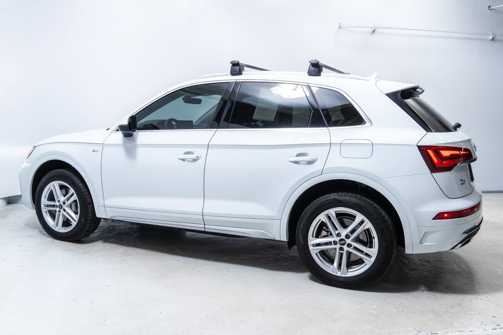 Used 2024 Audi Q5 e Premium Plus w/ Premium Plus Package image 2
