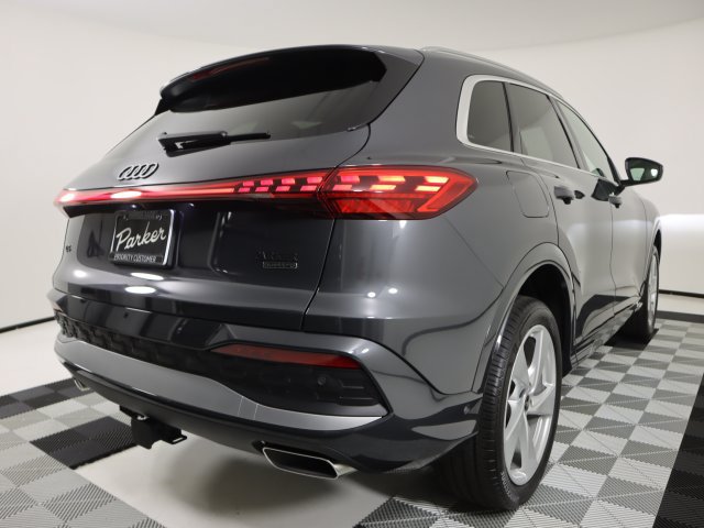 Certified 2025 Audi Q5 Premium Plus w/ Premium Plus AWD/4WD image 5