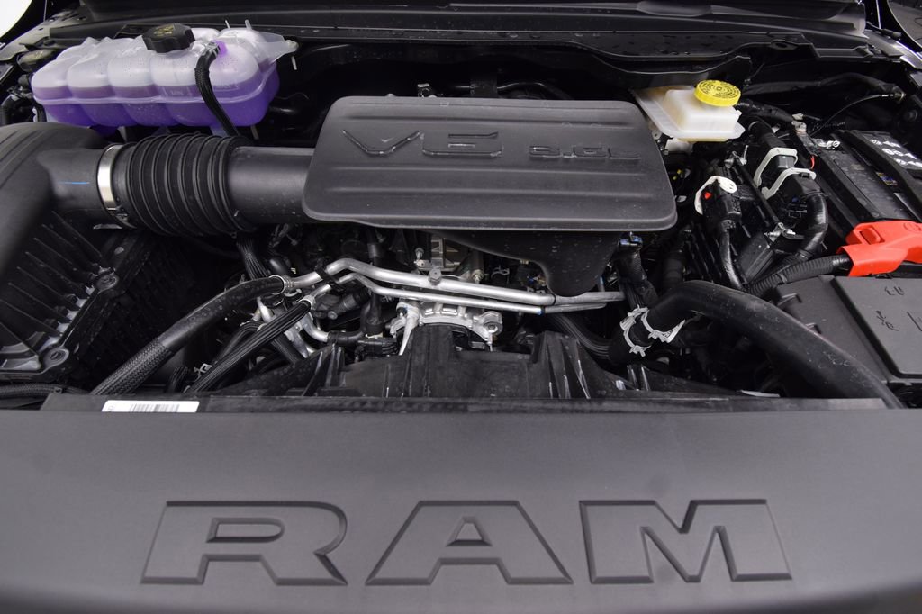 New 2026 RAM 1500 4x4 Crew Cab image 17