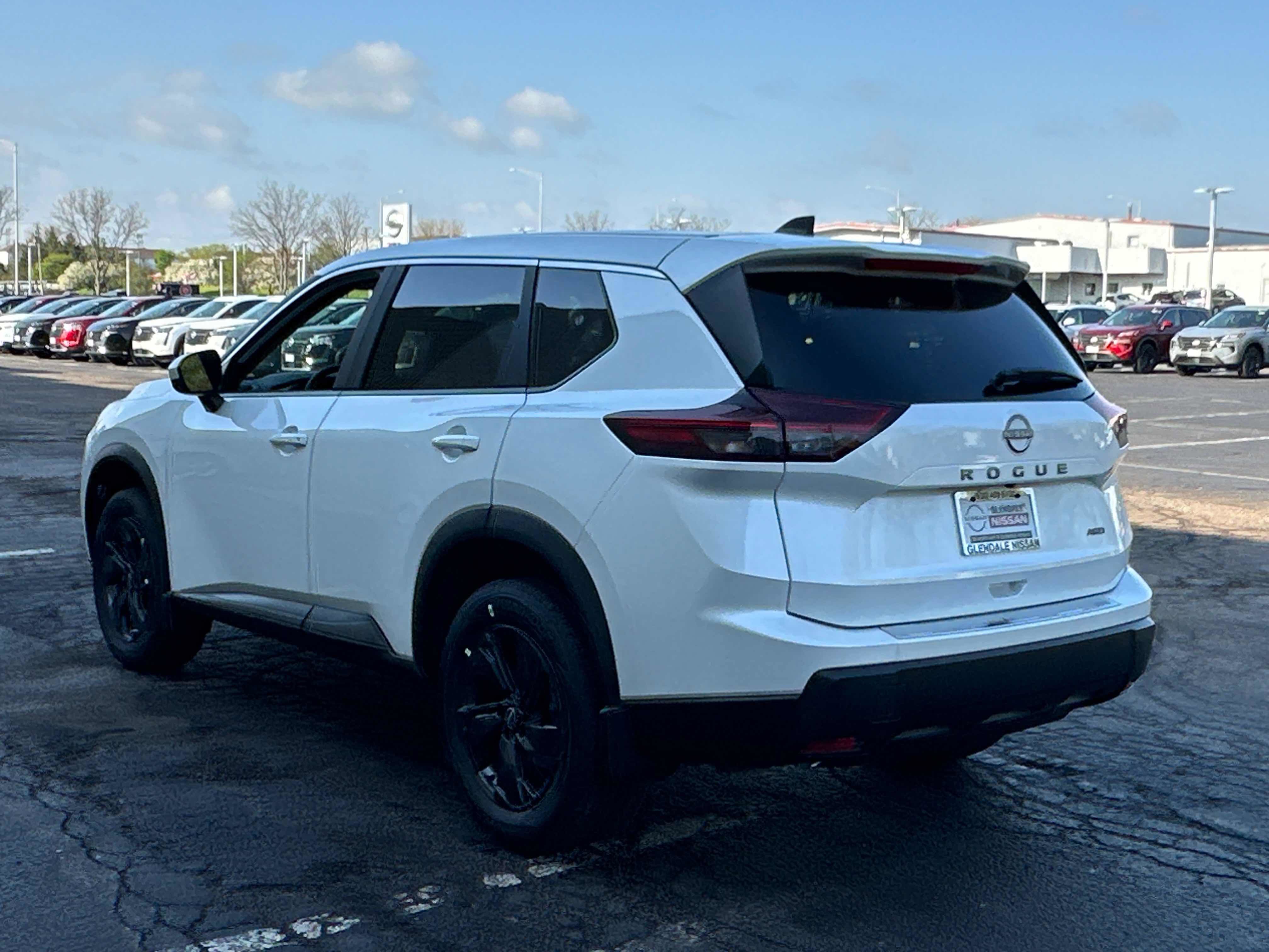 New 2026 Nissan Rogue SV w/ Cold Weather Package AWD/4WD image 6