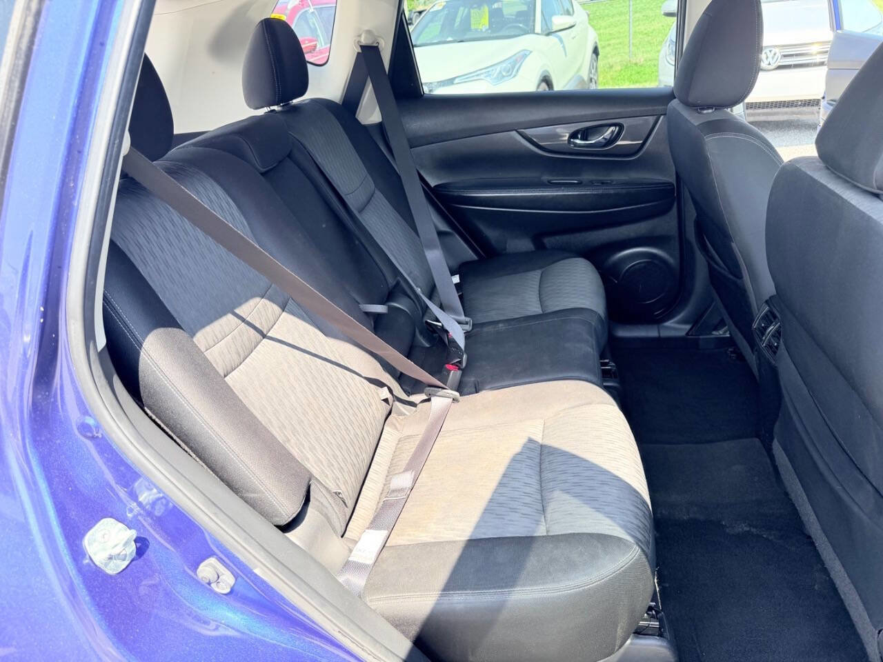 Used 2018 Nissan Rogue SV image 22