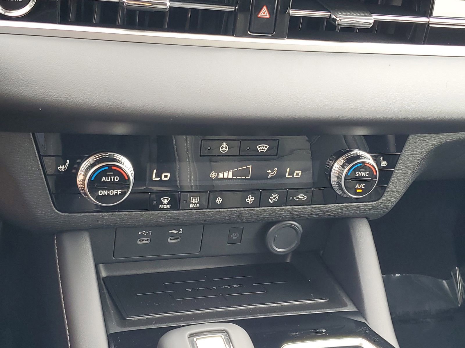New 2026 Mitsubishi Outlander SE image 17