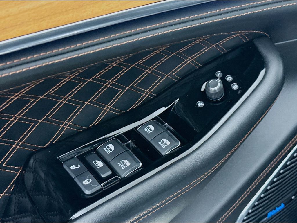 Used 2023 Jeep Grand Cherokee Summit image 19