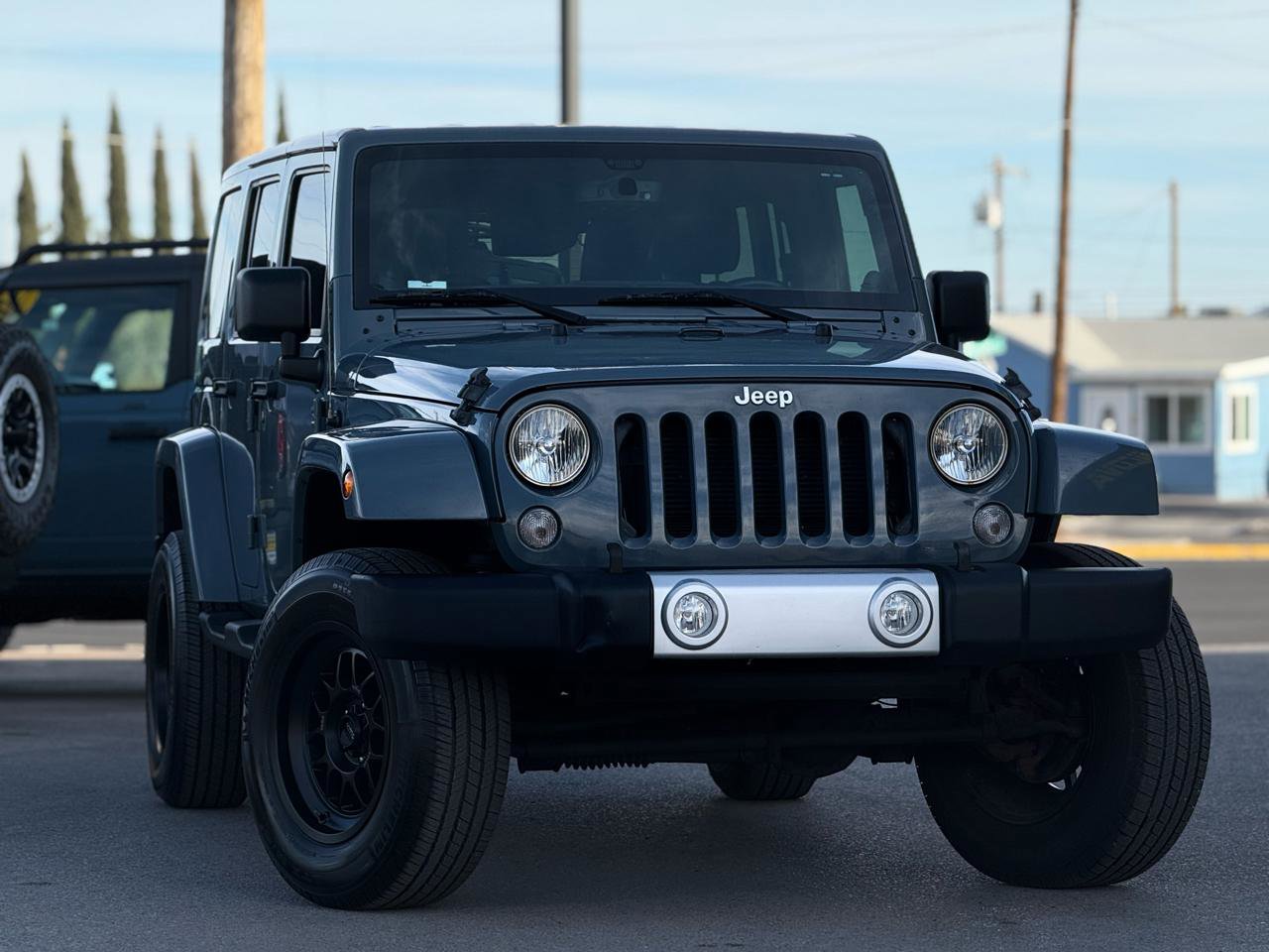 Used 2014 Jeep Wrangler Unlimited Sahara w/ Max Tow Package image 2