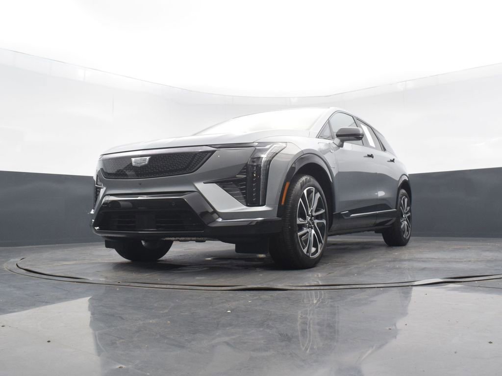 Certified 2025 Cadillac Optiq Sport 2 w/ LPO, Floor Liner Package AWD/4WD image 48