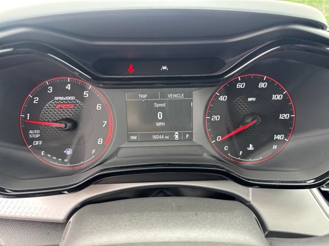 Certified 2025 Chevrolet Trax RS w/ Sunroof Package FWD image 17