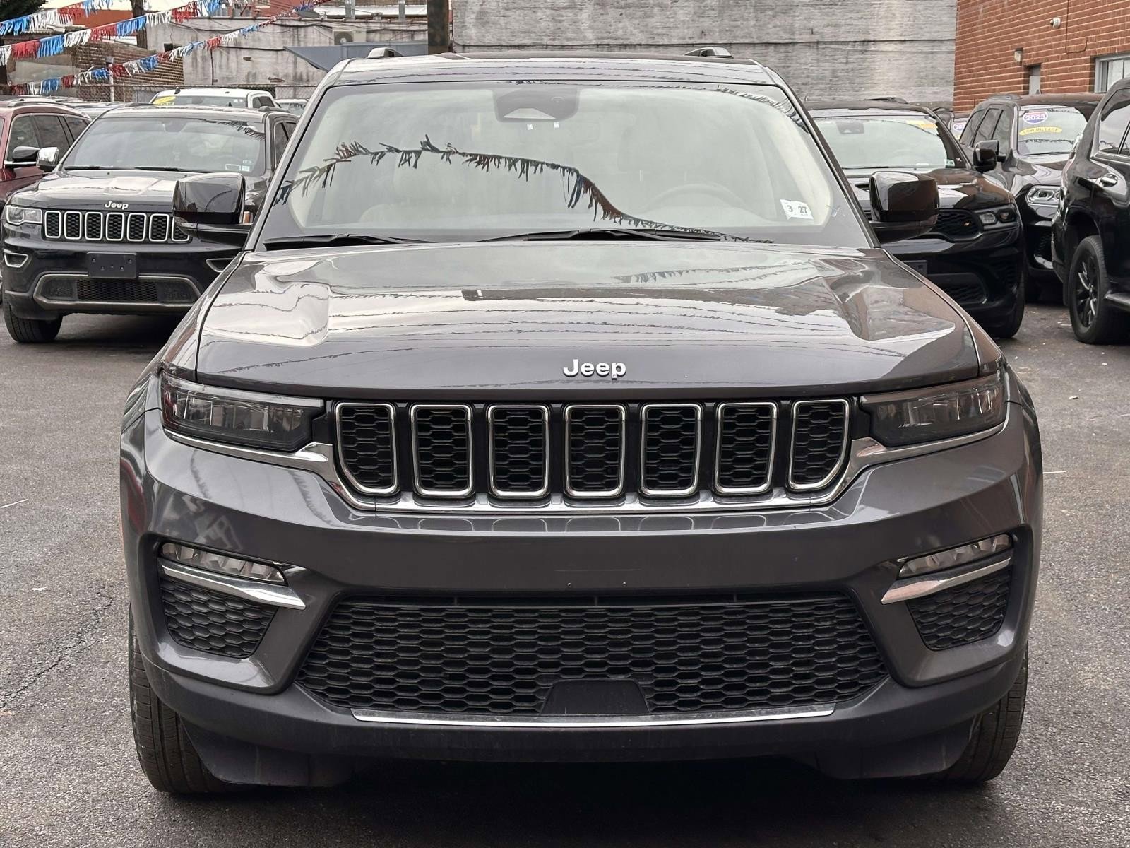 Used 2022 Jeep Grand Cherokee Limited image 9