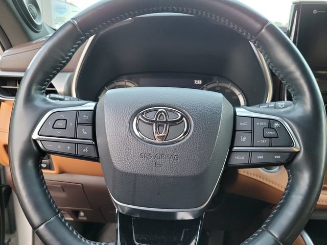Used 2021 Toyota Highlander Platinum FWD image 20