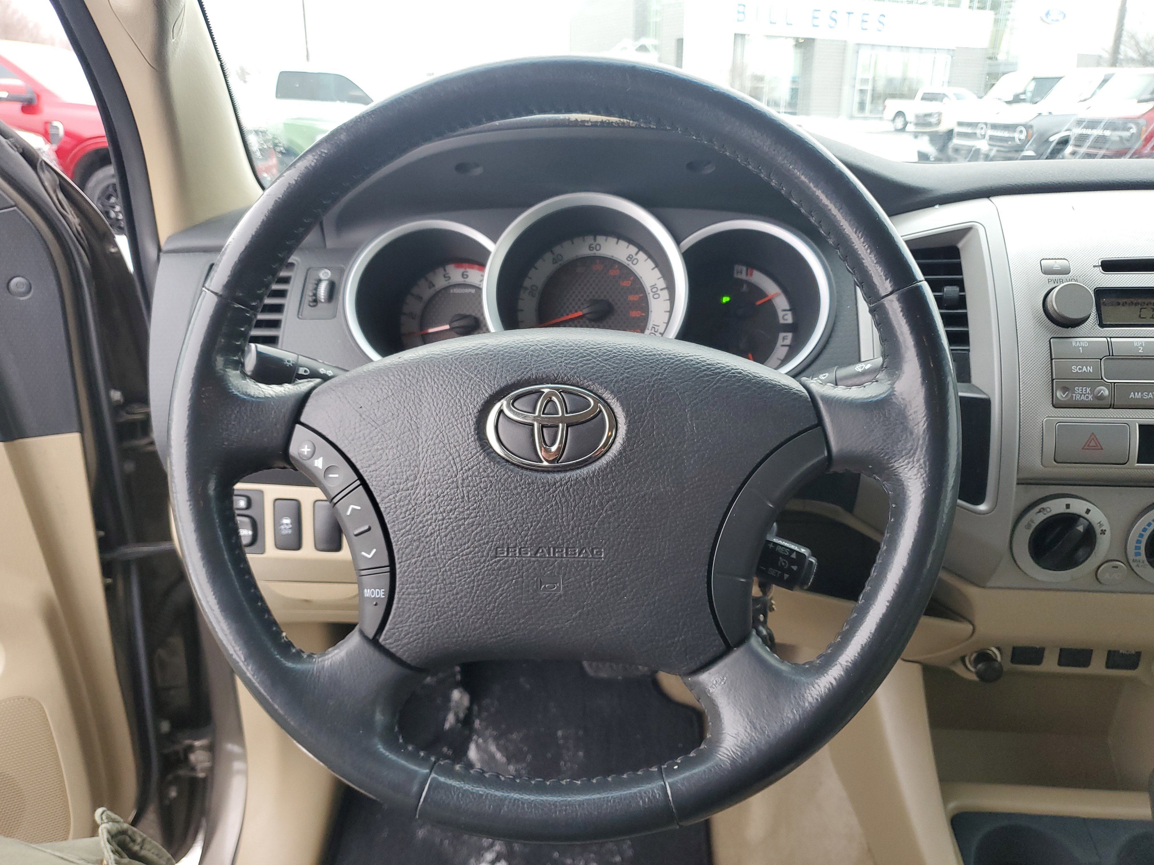 Used 2011 Toyota Tacoma PreRunner image 21