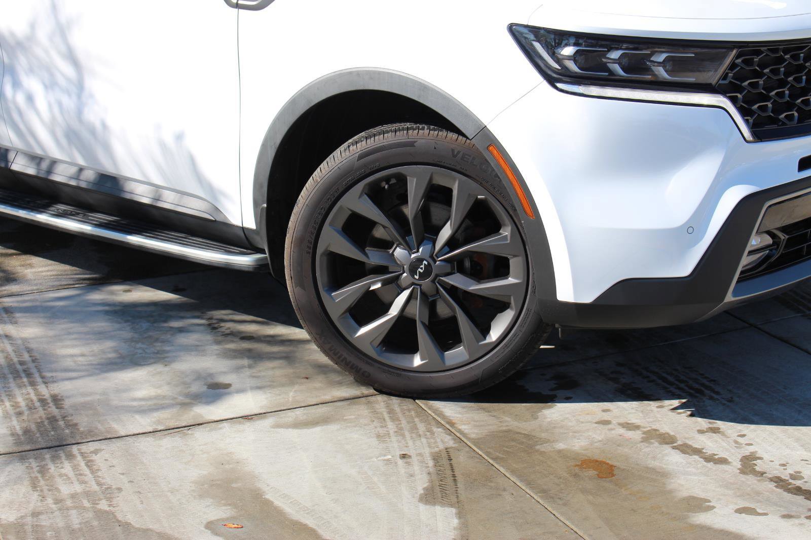 Used 2022 Kia Sorento SX Prestige w/ Rust Color Package image 3