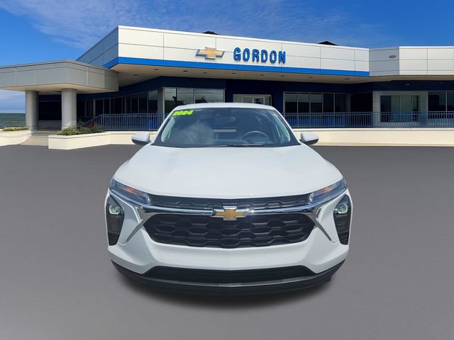 Used 2024 Chevrolet Trax LS w/ LS Convenience Package FWD image 9