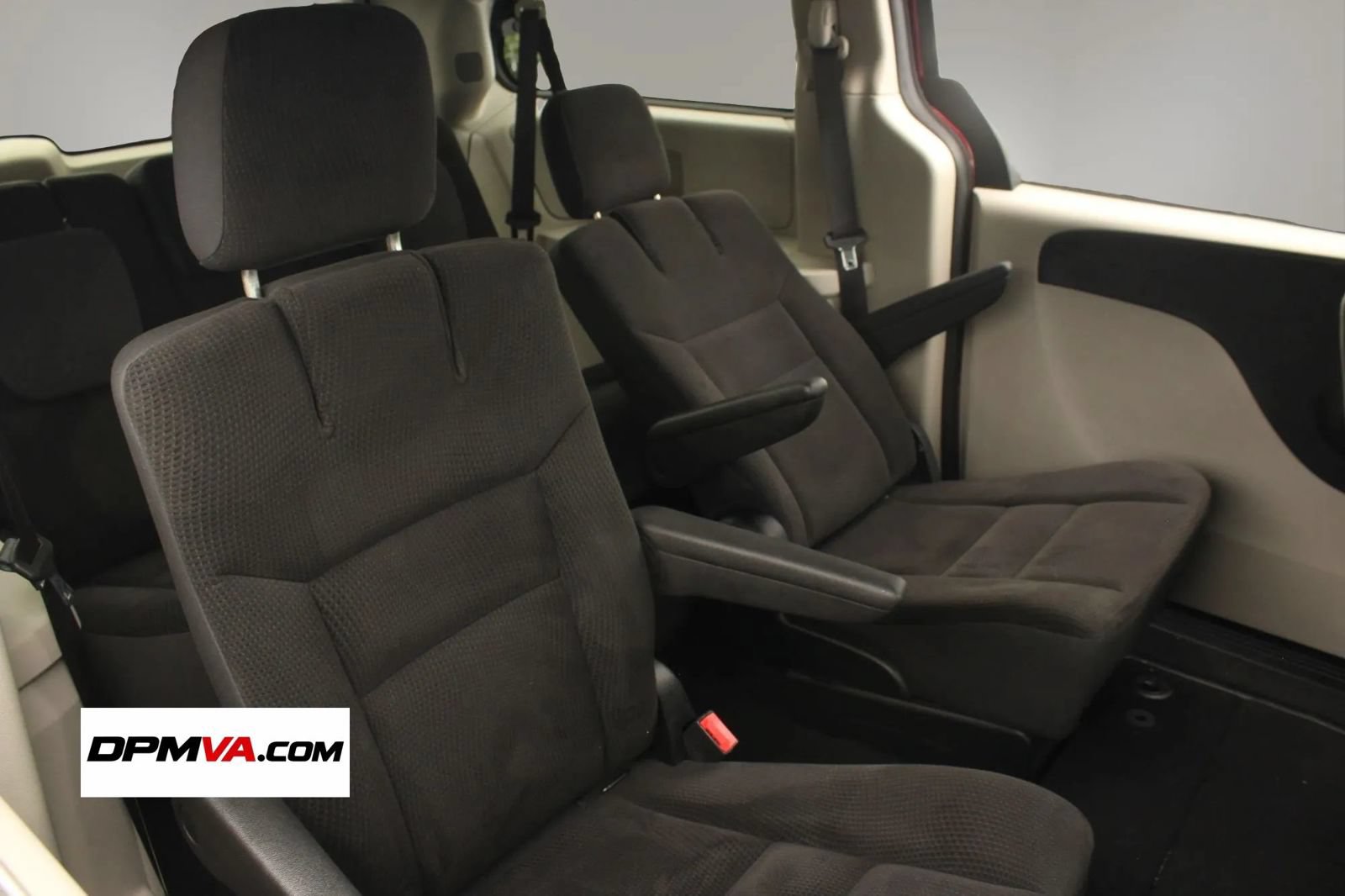 Used 2018 Dodge Grand Caravan SE w/ UConnect Hands-Free Group FWD image 19