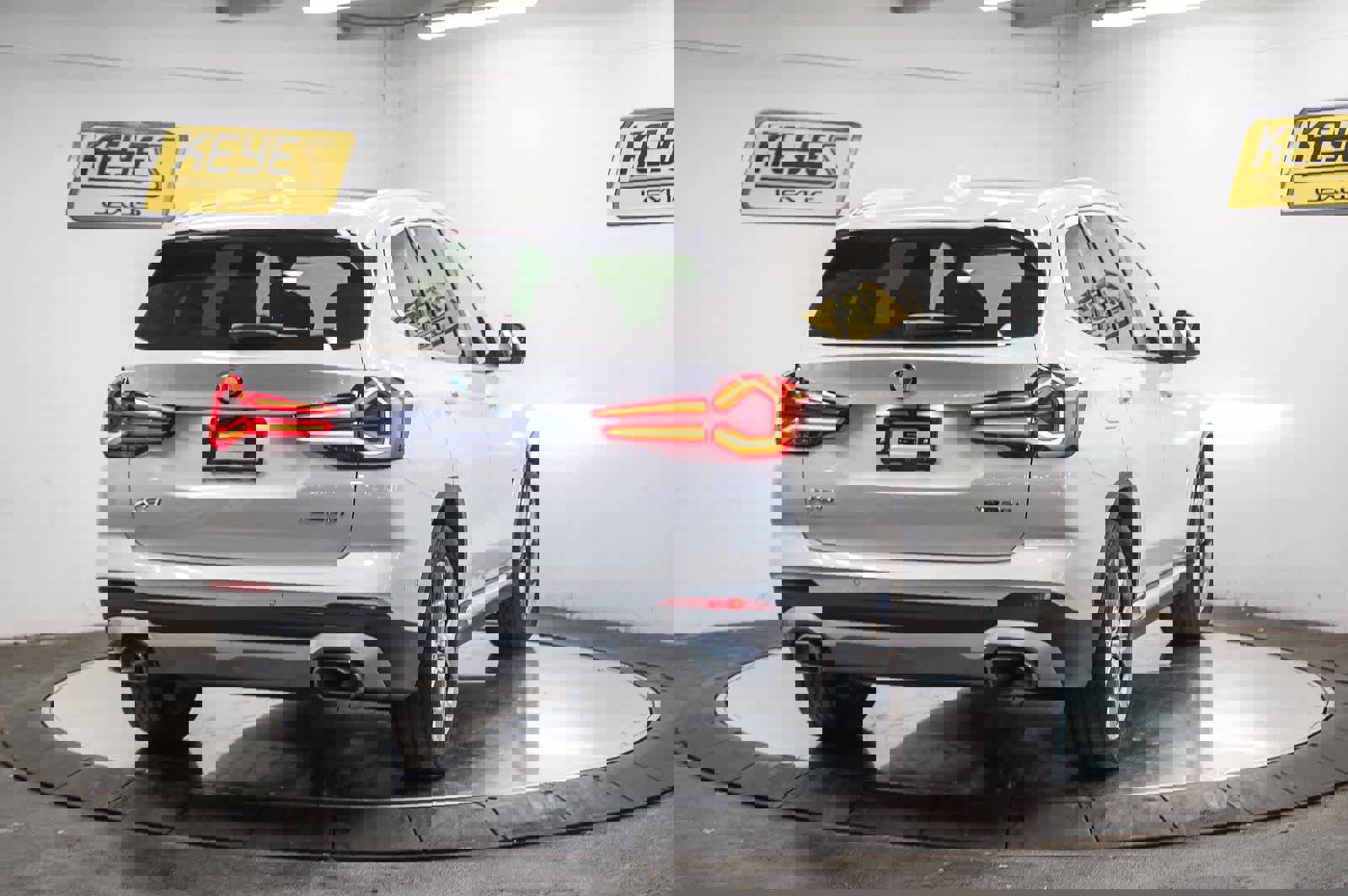 Used 2023 BMW X3 xDrive30i w/ Convenience Package w/ZPA image 4