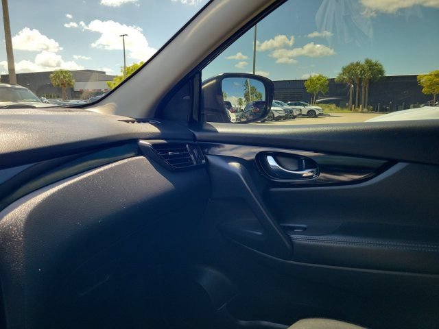 Used 2021 Nissan Rogue Sport SV FWD image 30